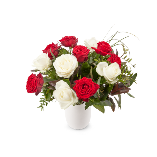 Boeket rode en witte rozen