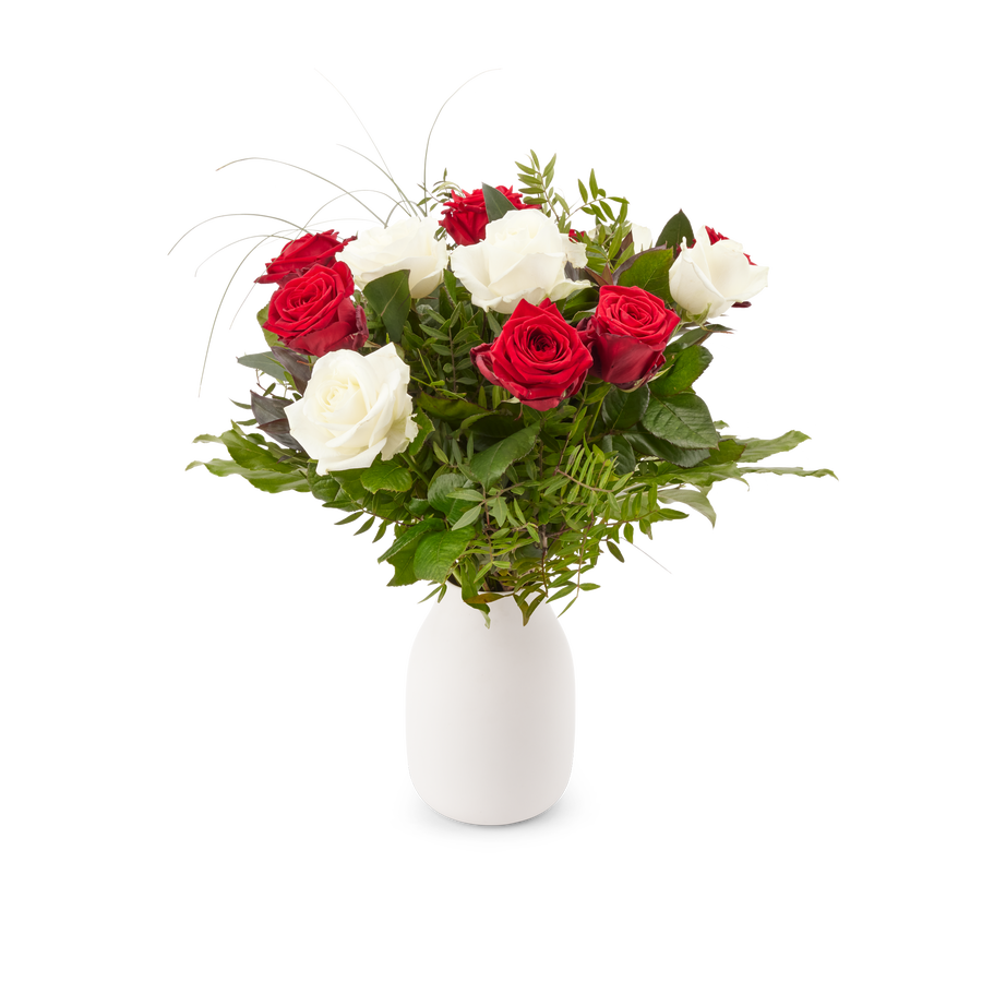 Boeket rode en witte rozen