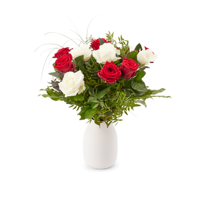 Boeket rode en witte rozen