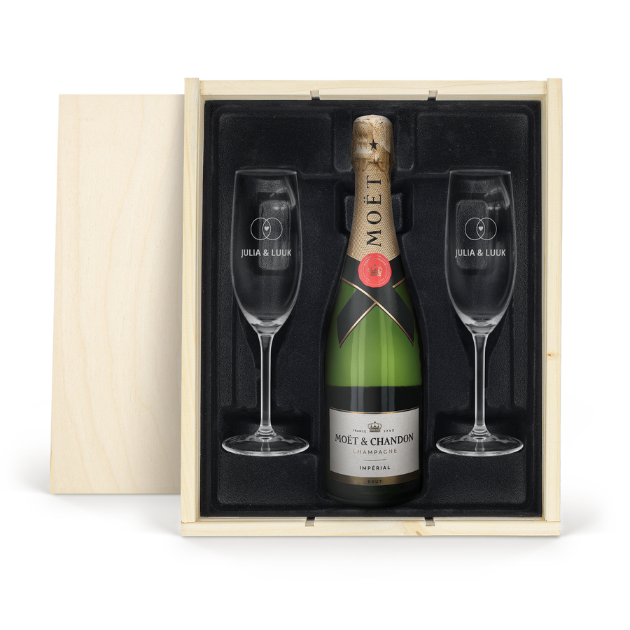 Moët & Chandon met gegraveerde glazen